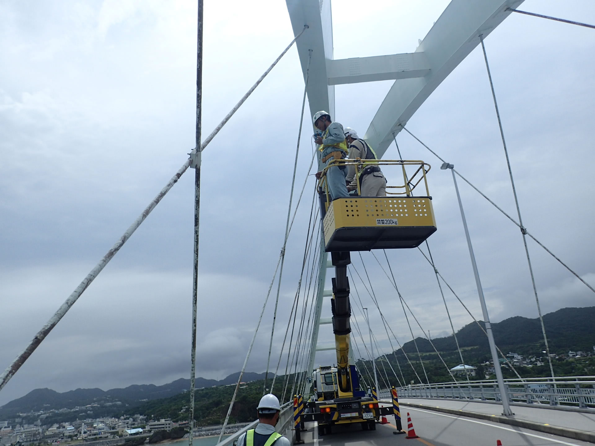 瀬底大橋